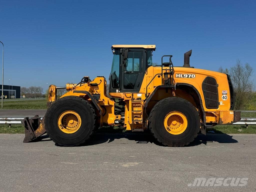 Hyundai HL970 Iekrāvēji uz riteņiem
