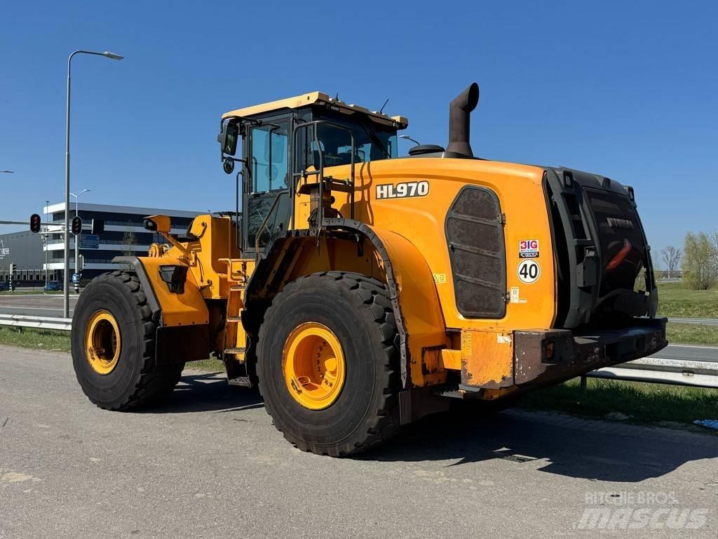Hyundai HL970 Iekrāvēji uz riteņiem