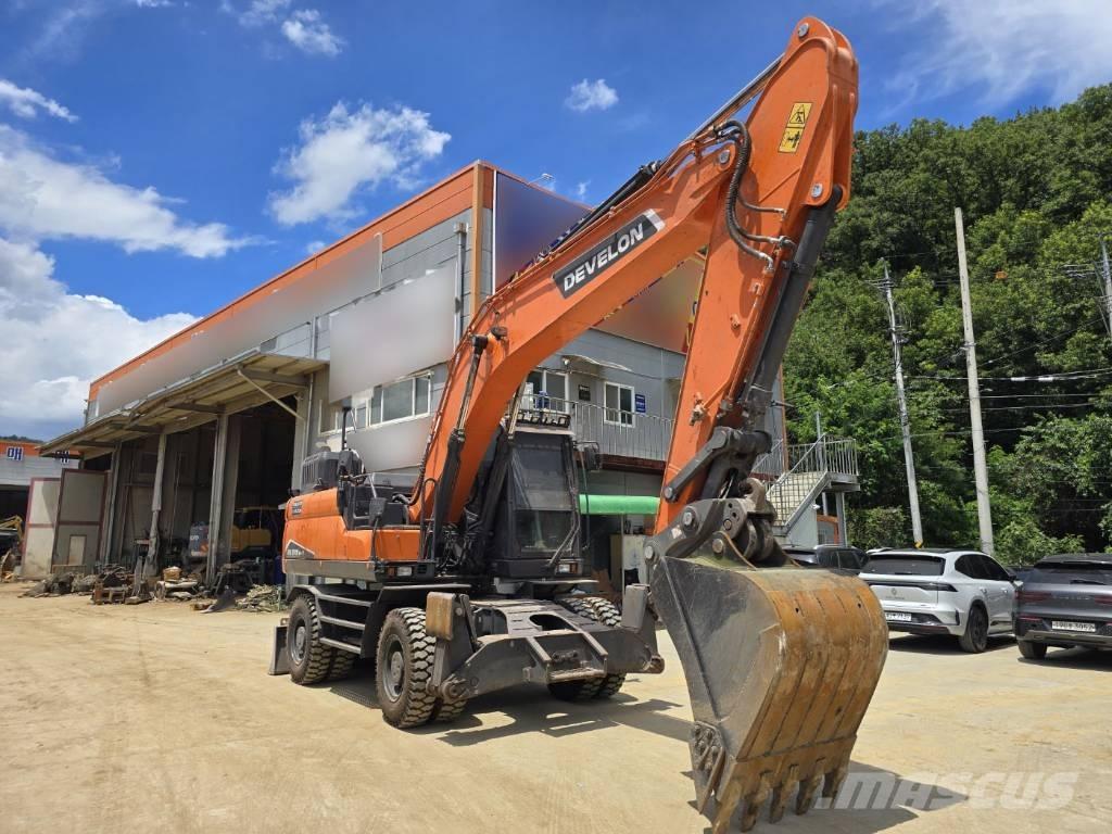 Doosan DX220W-7 Ekskavatori uz riteņiem