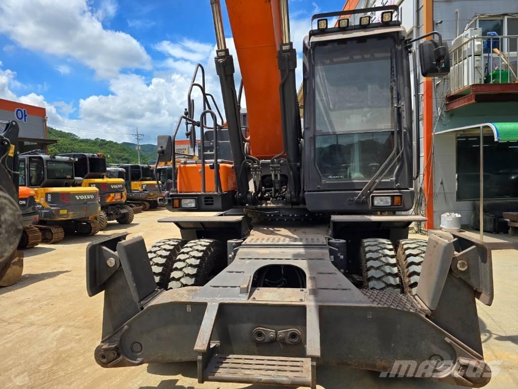 Doosan DX220W-7 Ekskavatori uz riteņiem