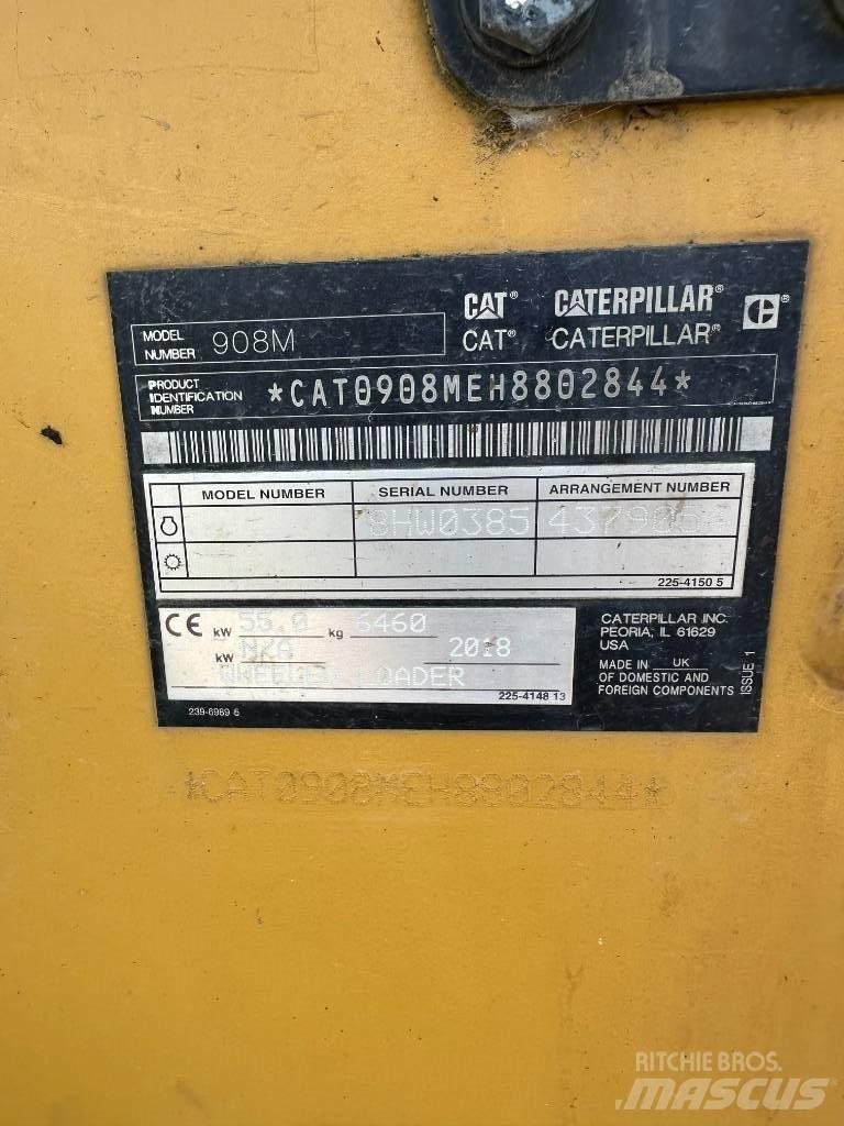 CAT 908M Iekrāvēji uz riteņiem