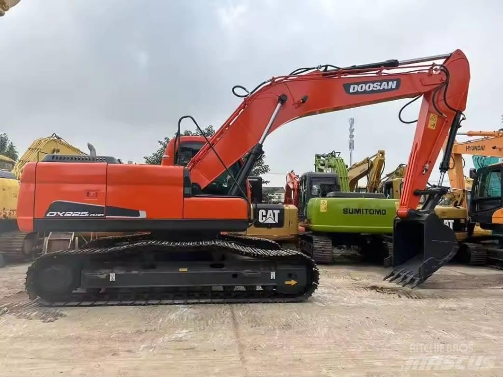 Doosan DX 225 LC-9C Kāpurķēžu ekskavatori