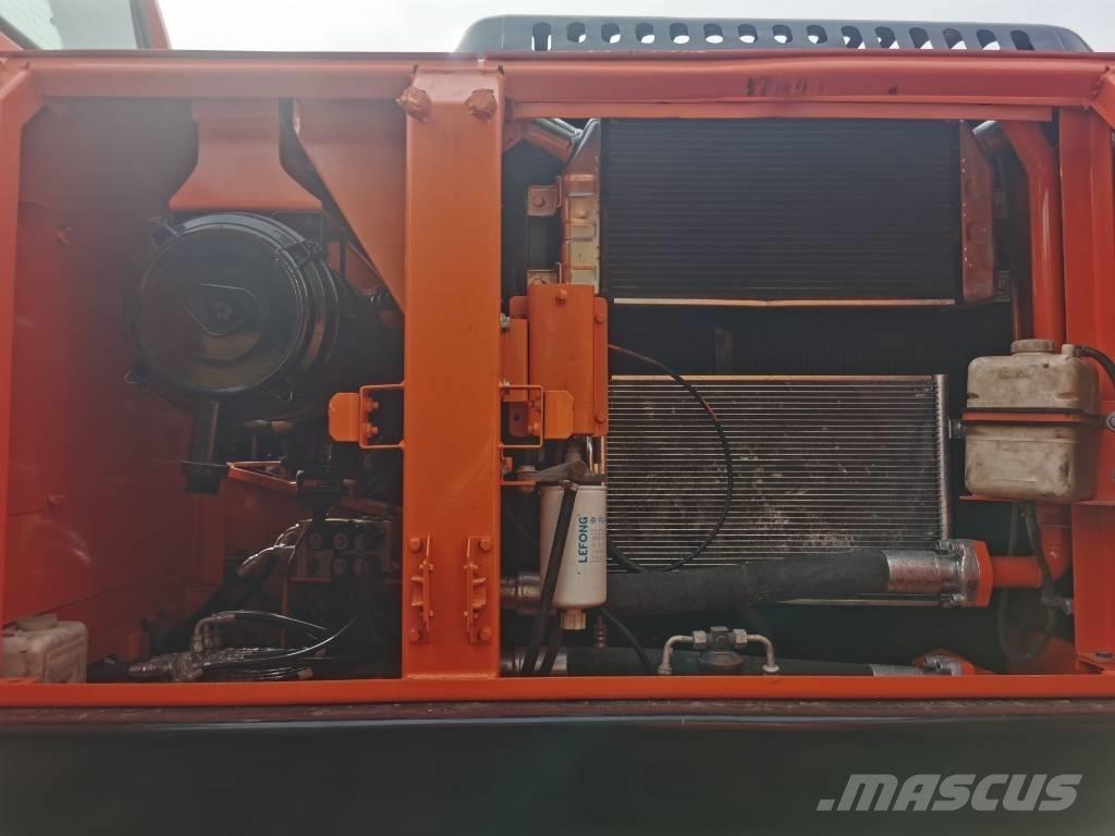 Doosan DX225LC-9C Kāpurķēžu ekskavatori