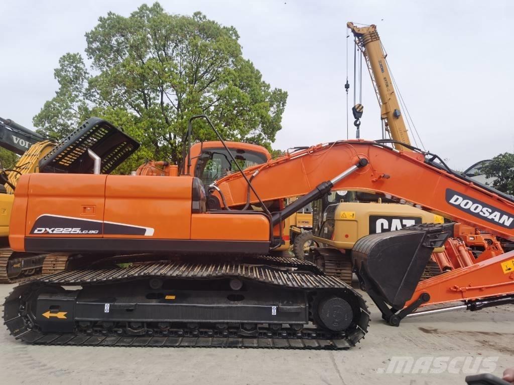 Doosan DX225LC-9C Kāpurķēžu ekskavatori