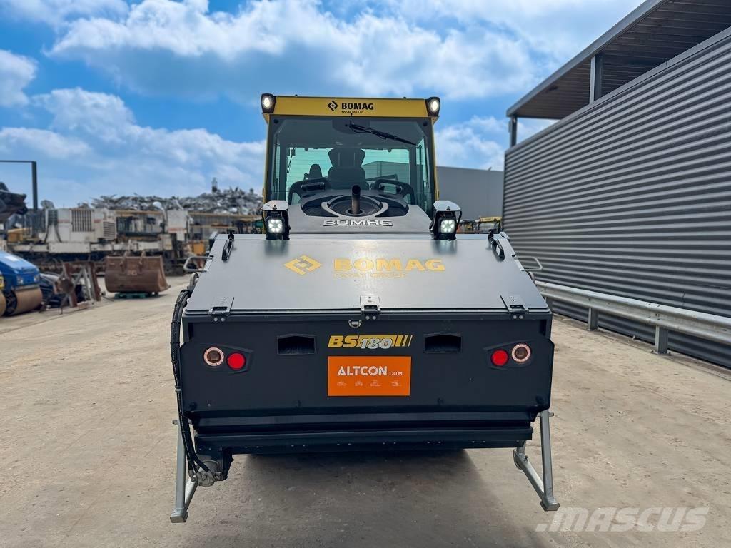 Bomag BW 174 AP-4V Divvalču grunts veltņi