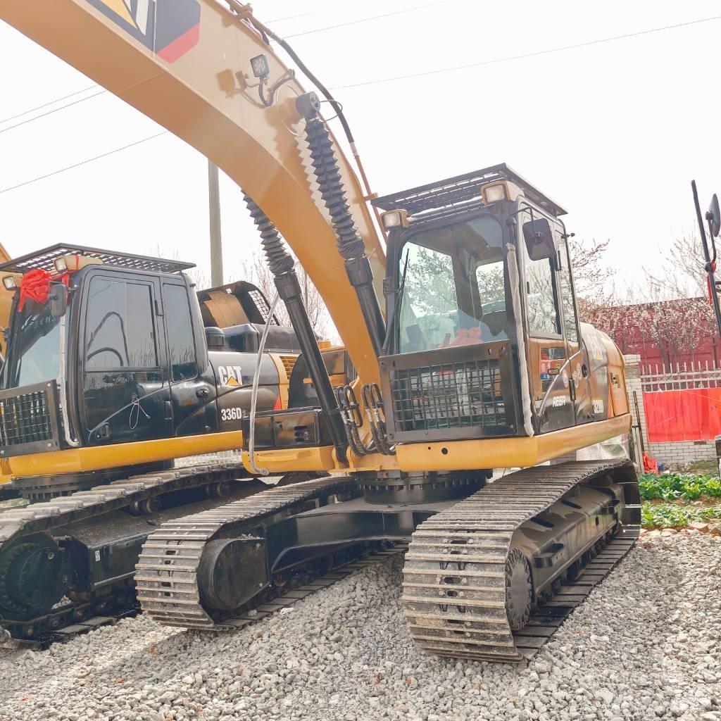 CAT 320D Kāpurķēžu ekskavatori