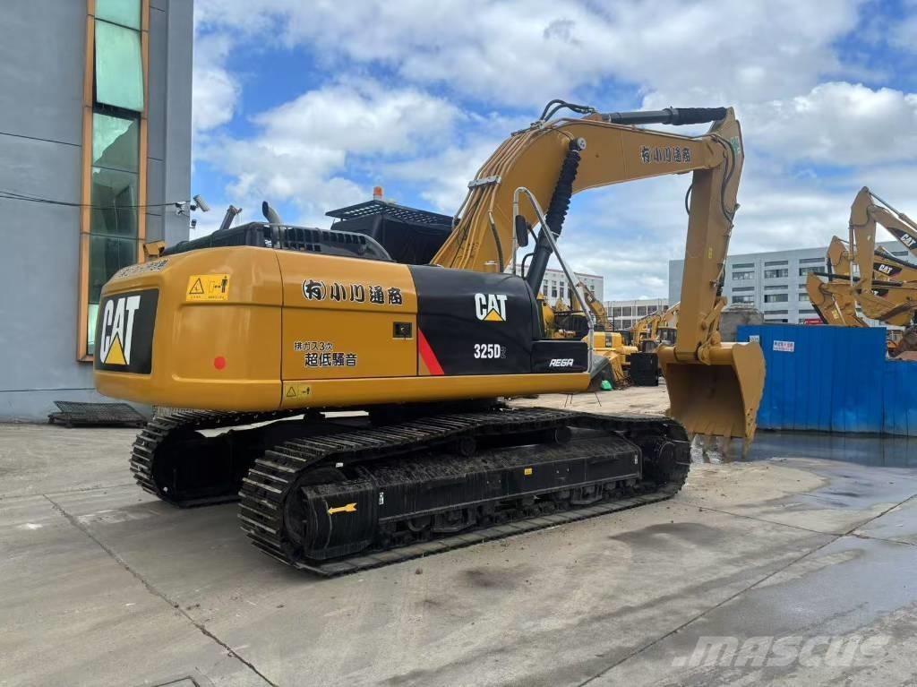 CAT 325 D Kāpurķēžu ekskavatori
