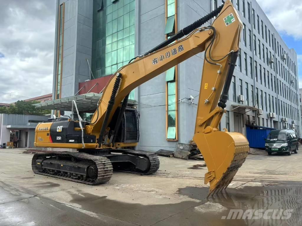 CAT 325 D Kāpurķēžu ekskavatori