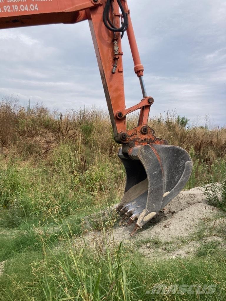 Hitachi EX 135 W Ekskavatori uz riteņiem