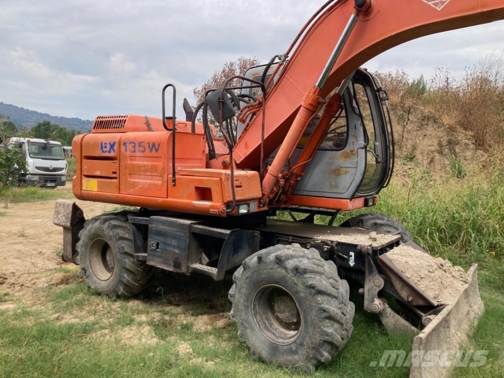 Hitachi EX 135 W Ekskavatori uz riteņiem