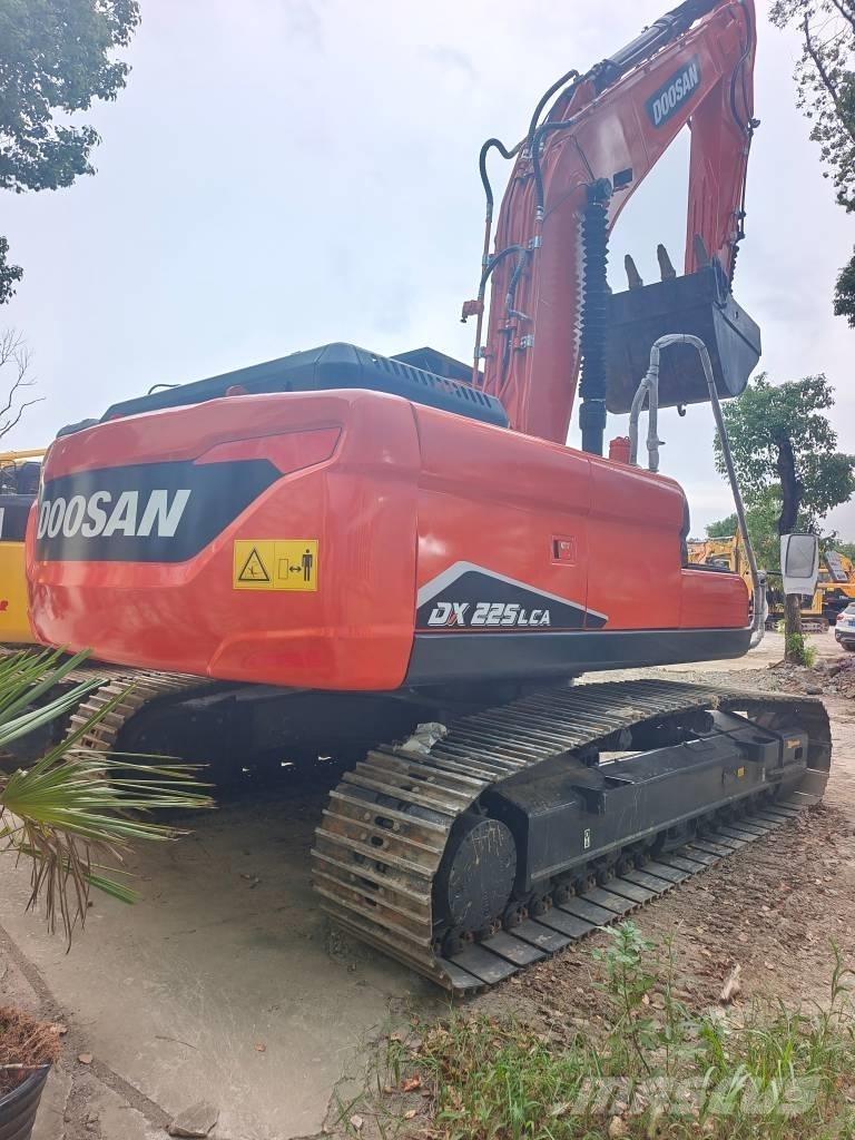 Doosan DX 225LC-9C Kāpurķēžu ekskavatori