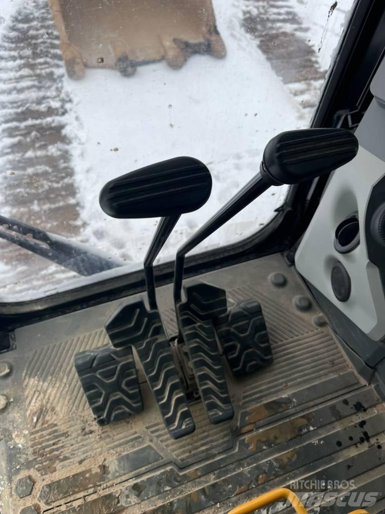 CAT 374-07B Kāpurķēžu ekskavatori