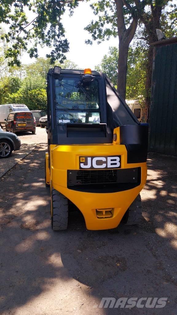JCB TLT 35 D Teleskopiskie manipulatori