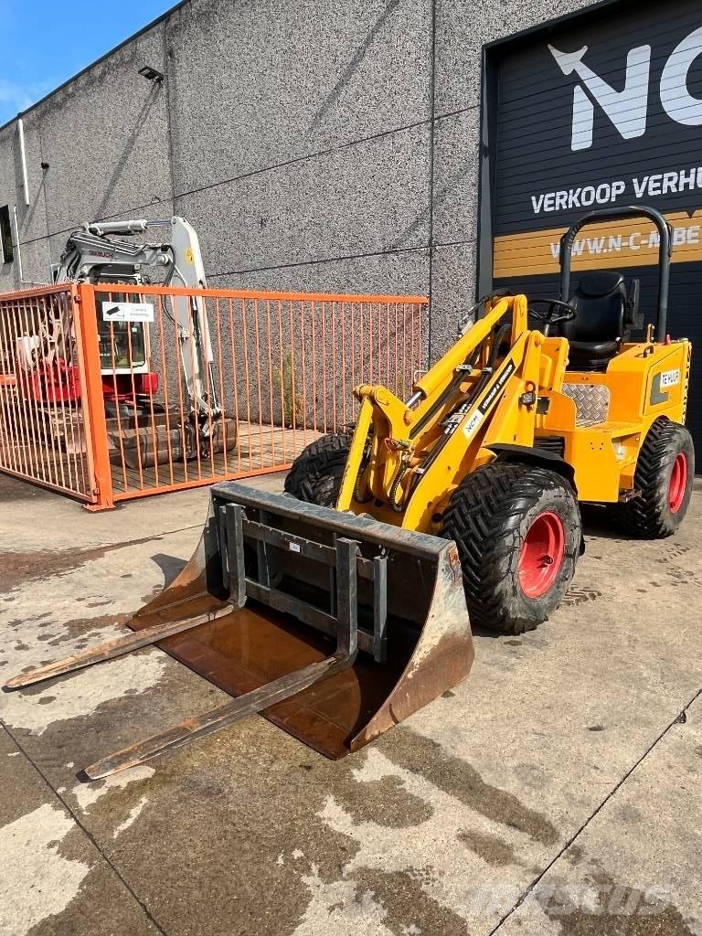 Knikmops KM 250 Iekrāvēji uz riteņiem