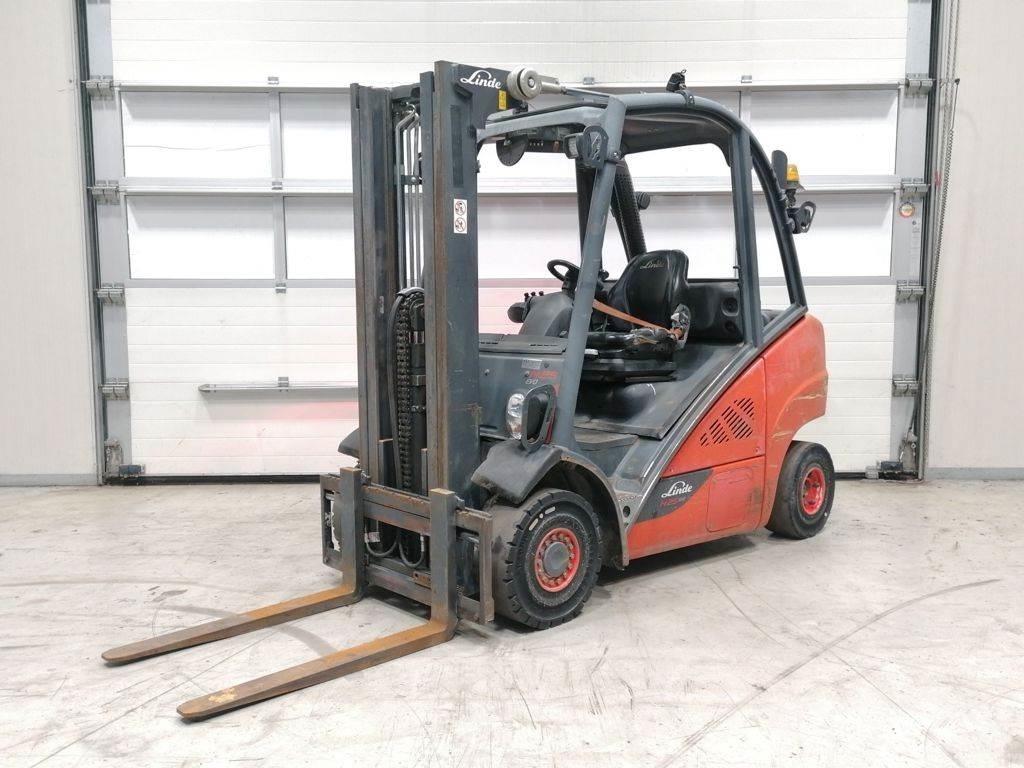 Linde H25D-02 Tehnika ar dīzeļa dzinēju