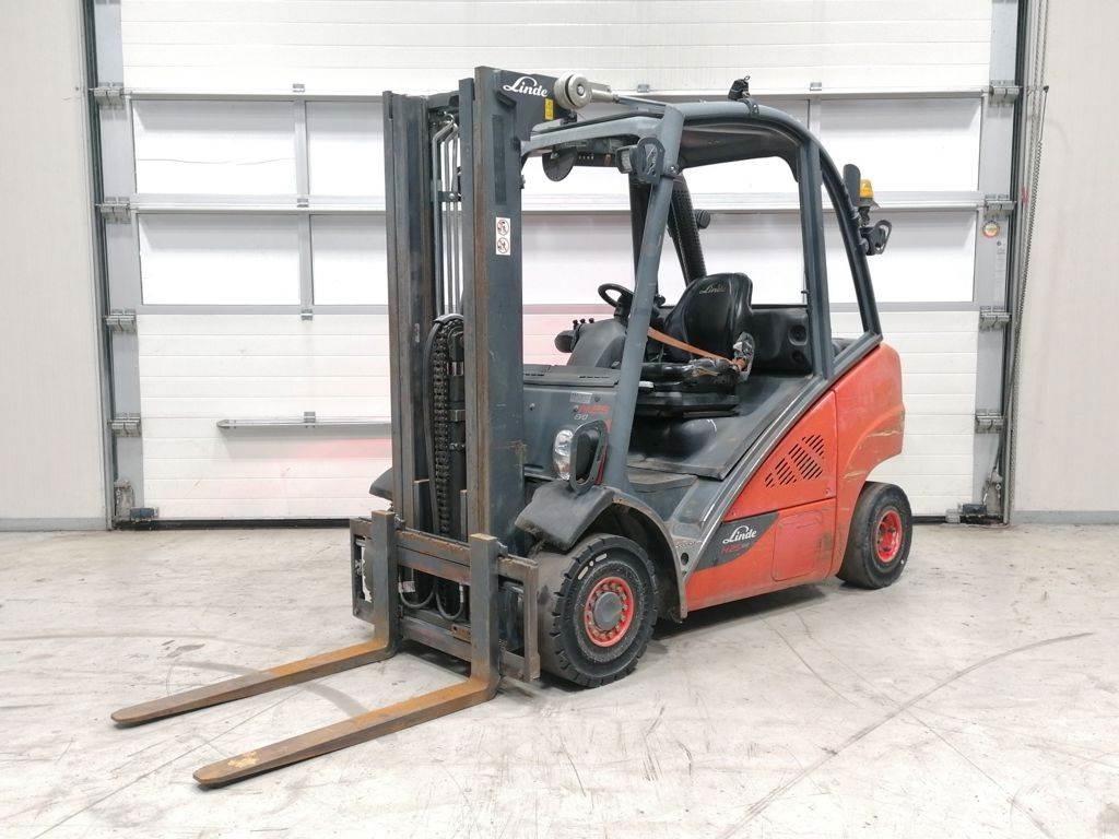 Linde H25D-02 Tehnika ar dīzeļa dzinēju