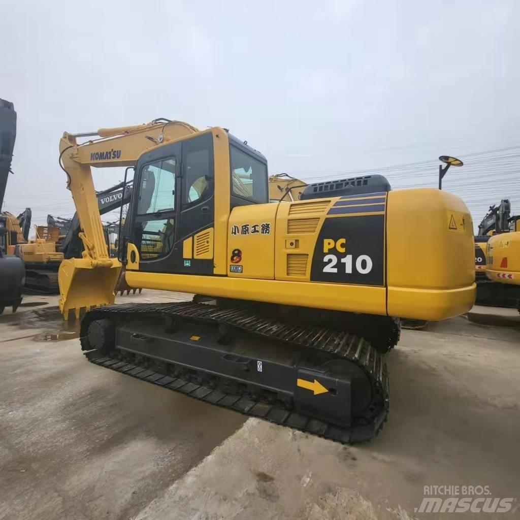 Komatsu PC 210 Kāpurķēžu ekskavatori