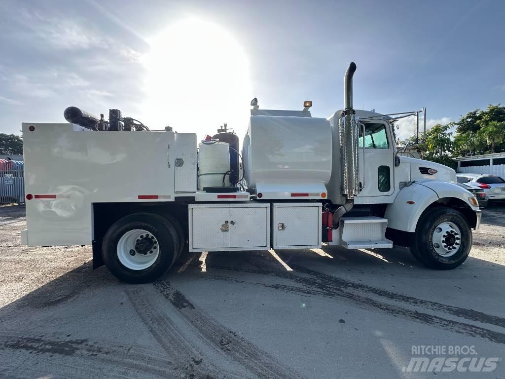Peterbilt 335 Autocisterna