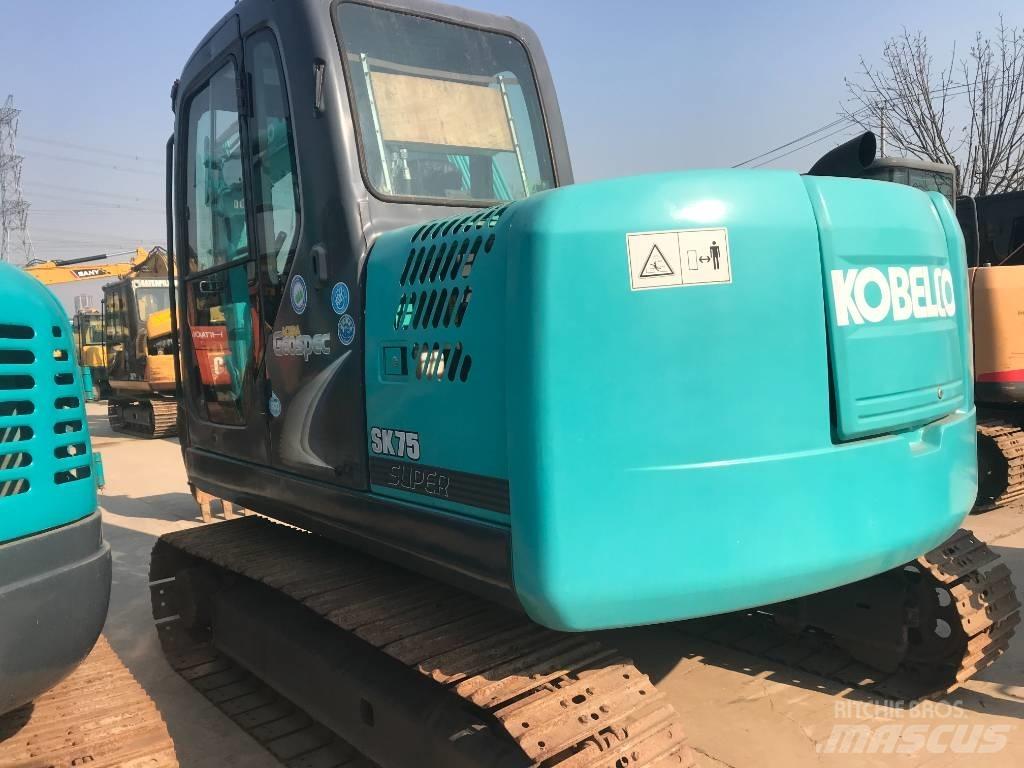 Kobelco SK 75 CSR Kāpurķēžu ekskavatori