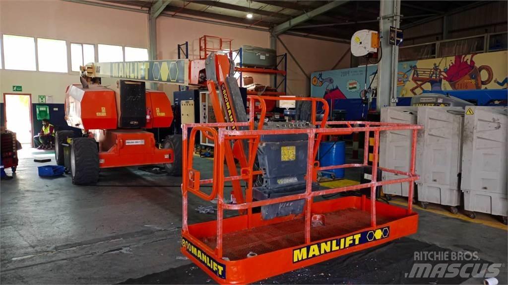 JLG 800AJ Strēles pacēlāji