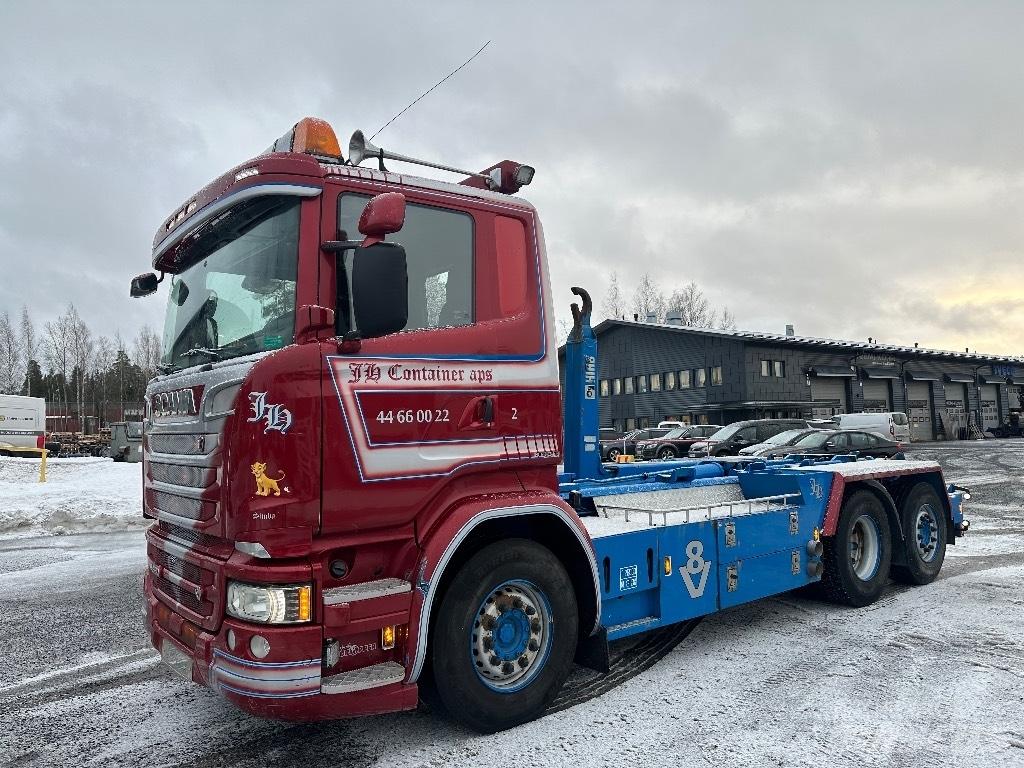 Scania R580 6x2*4 Treileri ar āķi