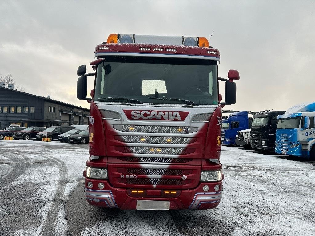 Scania R580 6x2*4 Treileri ar āķi