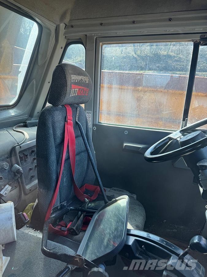 CAT 769D Kabīnes un interjers