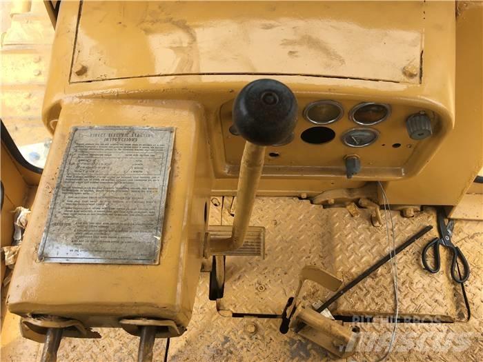 CAT D 8 K Kāpurķēžu buldozeri