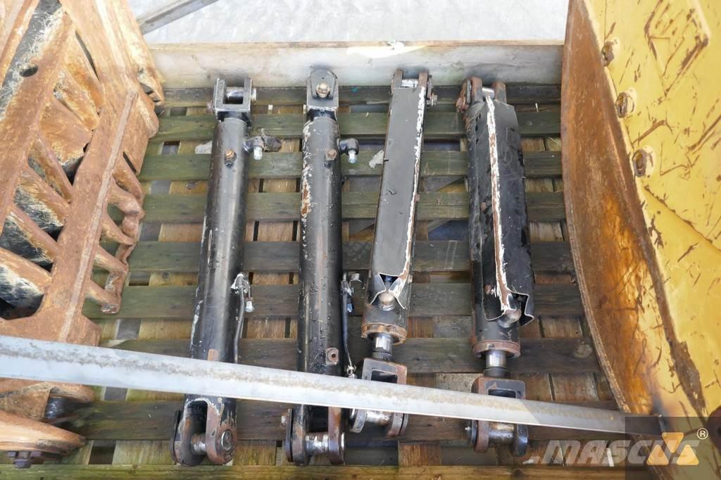 CAT 525D Grapple Transports- Citi