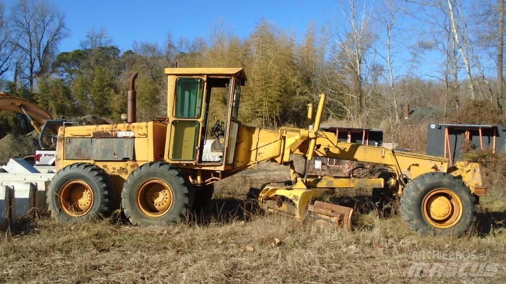John Deere 672 A Greideri