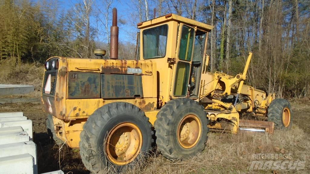 John Deere 672 A Greideri
