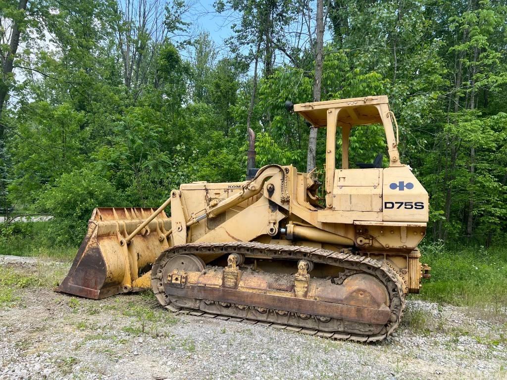 Komatsu D 75 S Kāpurķēžu iekrāvēji