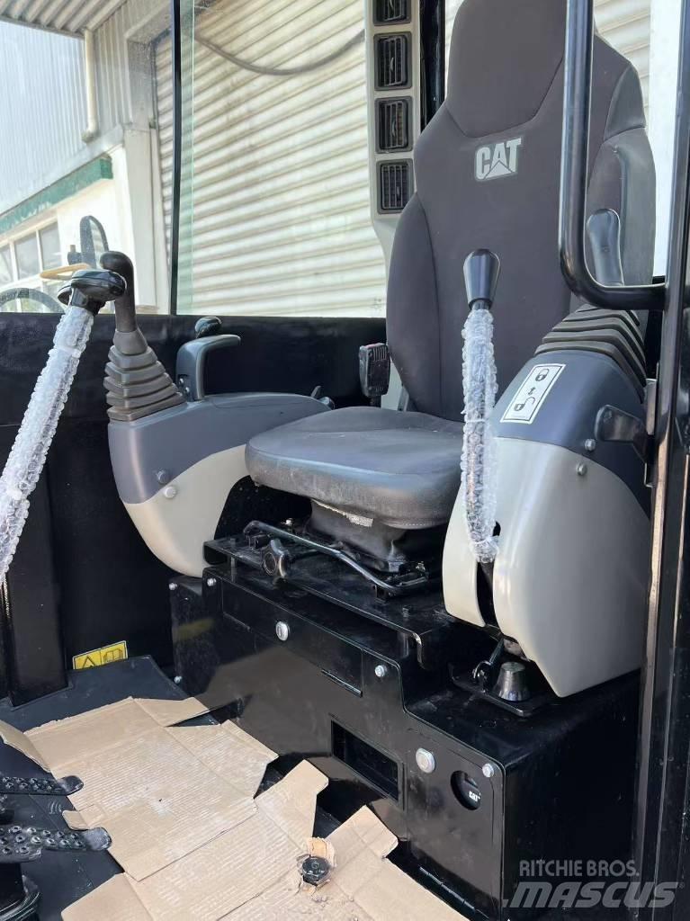 CAT 305.5 Kāpurķēžu ekskavatori
