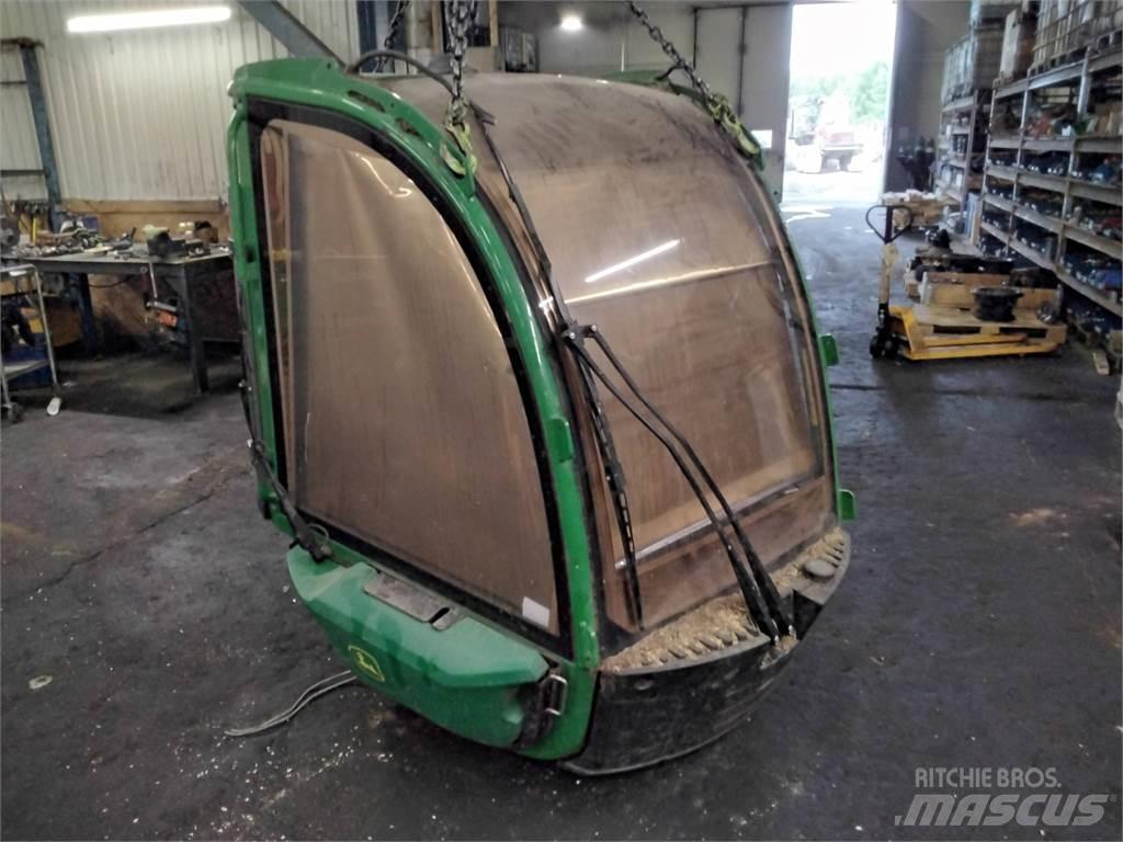 John Deere 1470G Kabīnes un interjers