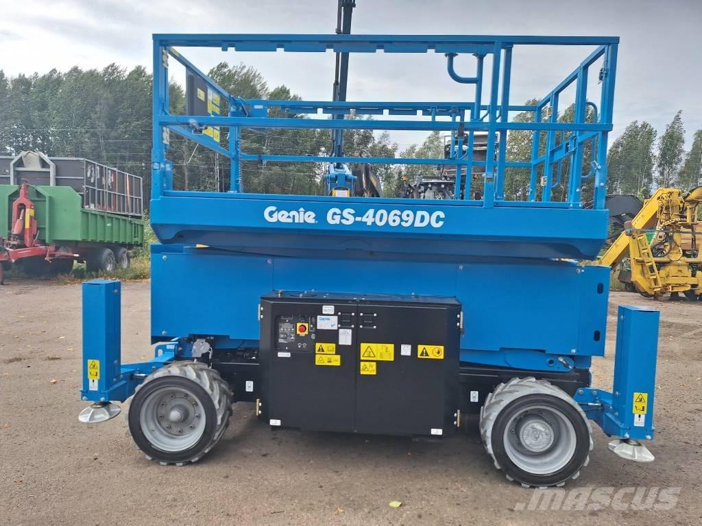 Genie GS-4069 DC Šķerveida pacēlāji