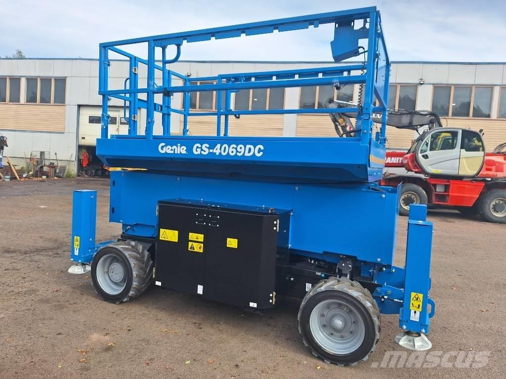 Genie GS-4069 DC Šķerveida pacēlāji