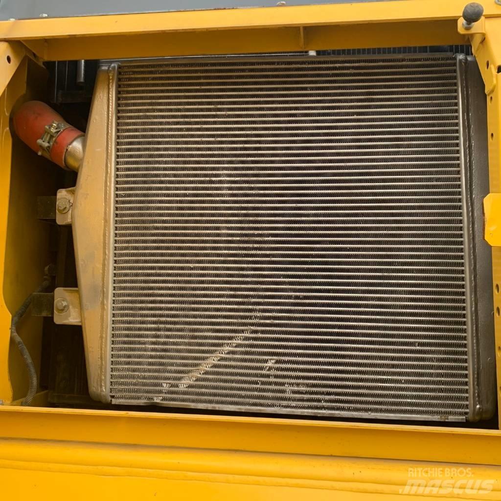 Komatsu PC450-8 Kāpurķēžu ekskavatori