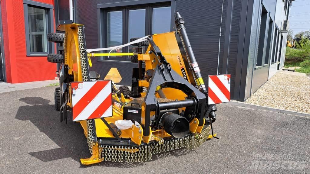 McConnel TUFFCUT 480 Pļaujmašīnas/pašgājēji