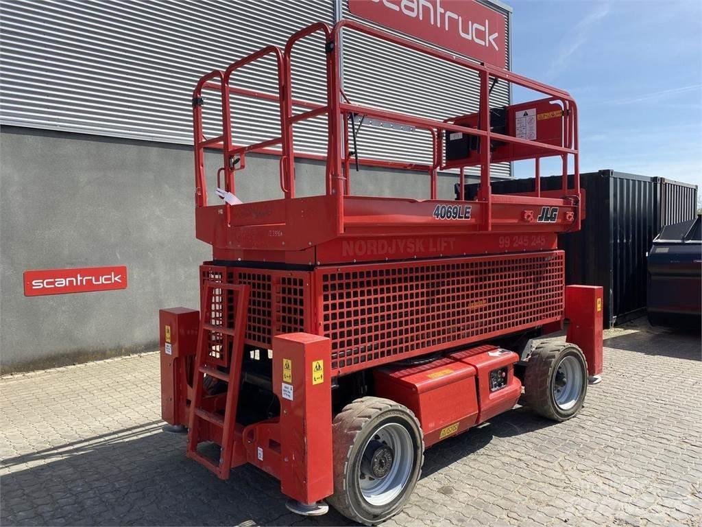JLG 4069ERT Šķerveida pacēlāji
