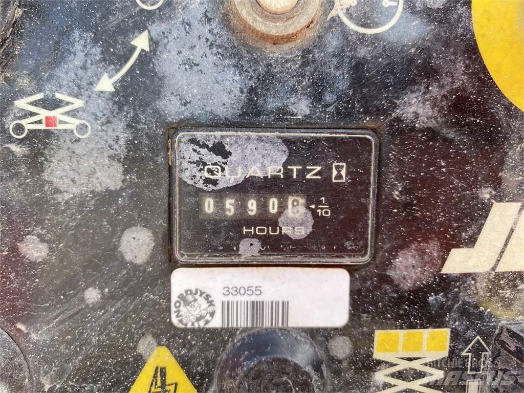 JLG 4069ERT Šķerveida pacēlāji