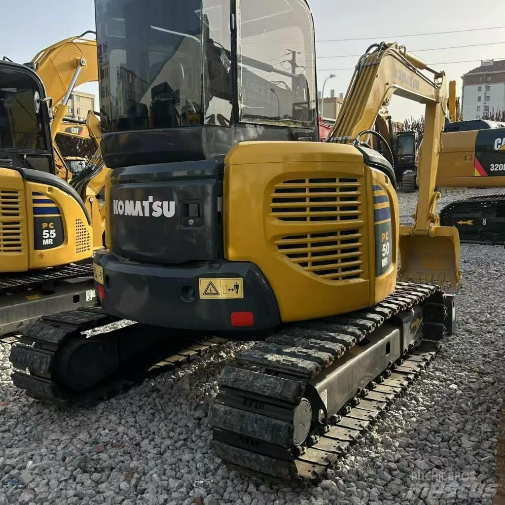 Komatsu 50-2 Kāpurķēžu ekskavatori