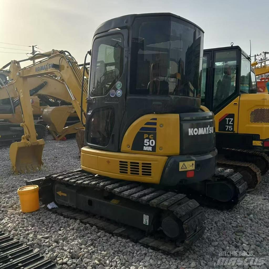 Komatsu 50-2 Kāpurķēžu ekskavatori