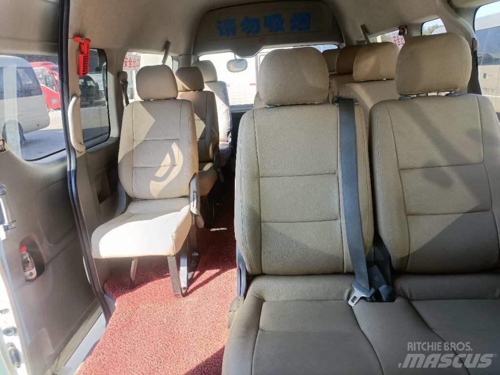 Toyota Hiace Starppilsētu autobusi