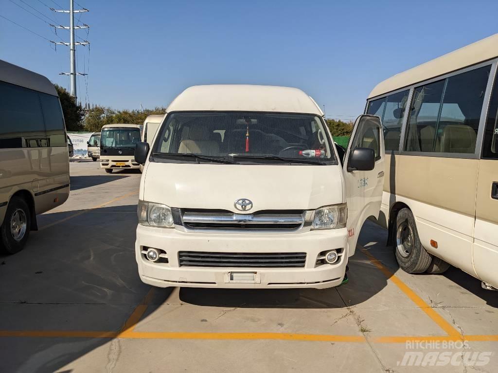 Toyota Hiace Starppilsētu autobusi