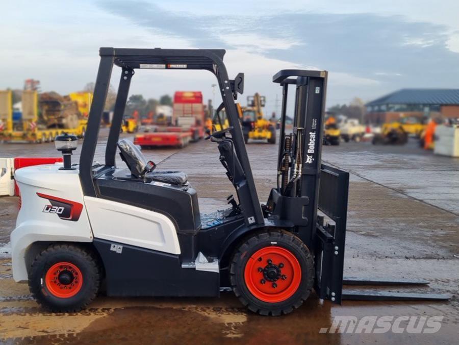 Bobcat D30NX Tehnika ar dīzeļa dzinēju