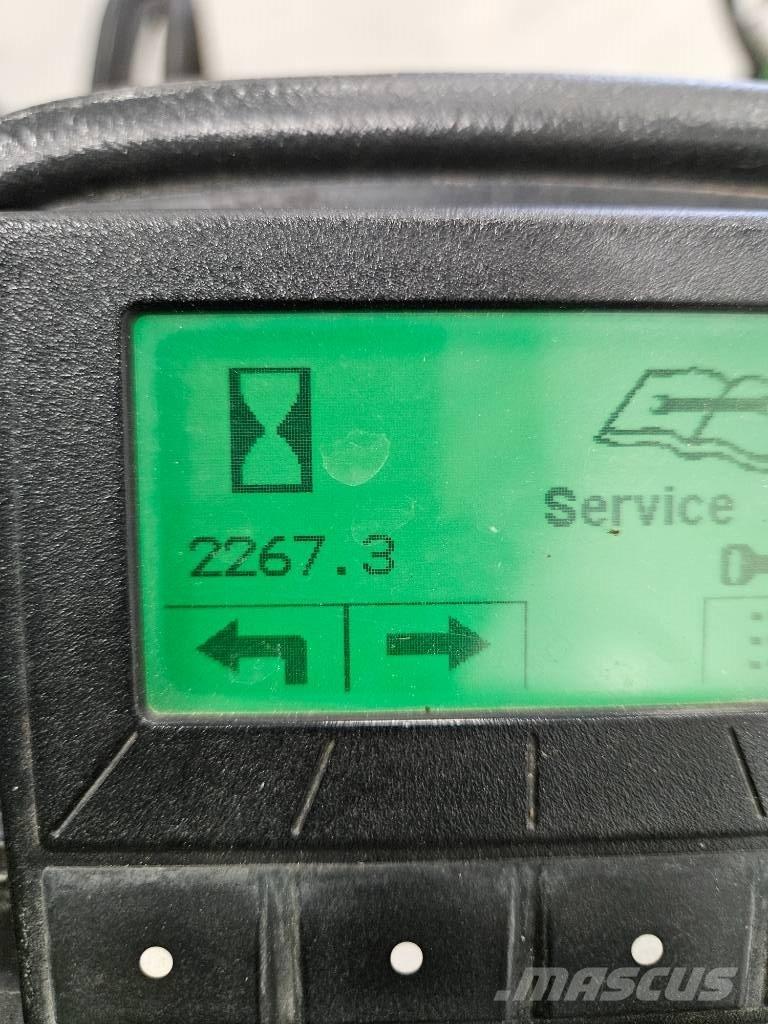 John Deere 9009A Mauriņa pļāvēji nelīdzenai videi