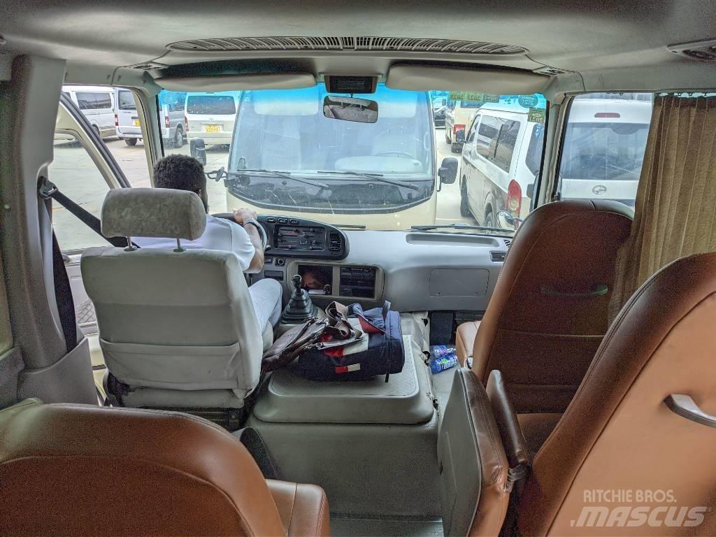 Toyota Coaster Bus Mikroautobusi