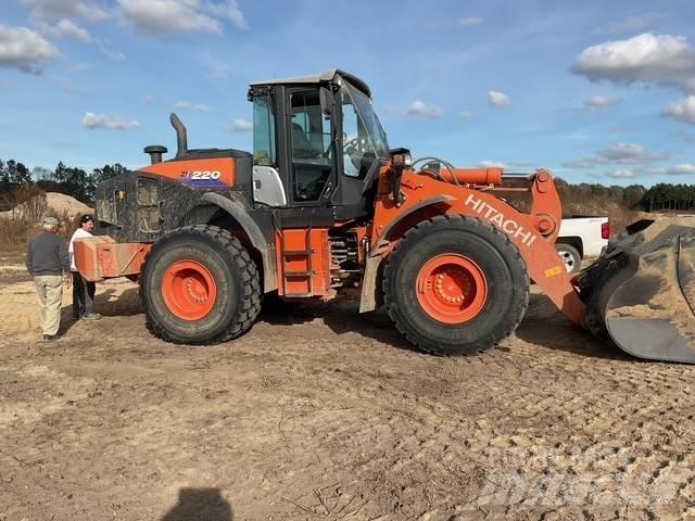 Hitachi ZW 220 Iekrāvēji uz riteņiem