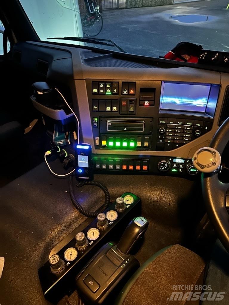 Volvo FM 500 Ielu tīrāmās mašīnas