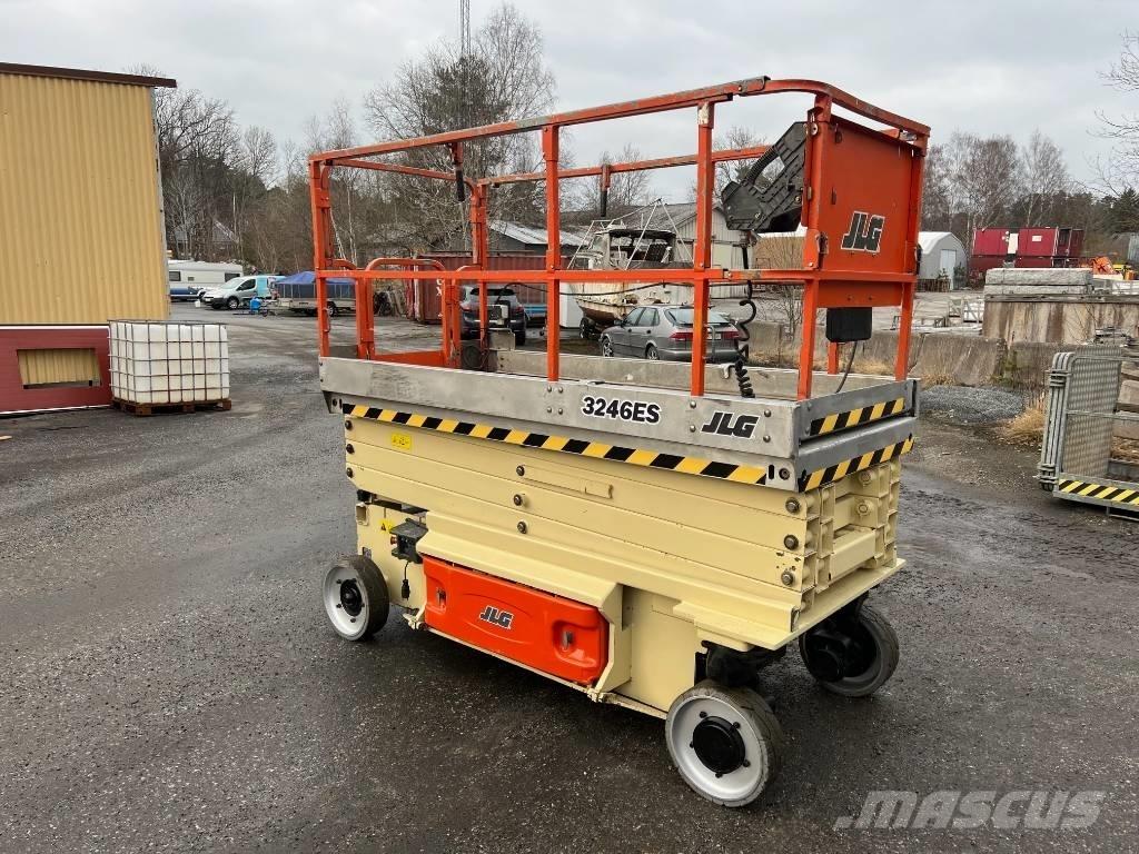 JLG 3246 ES Šķerveida pacēlāji